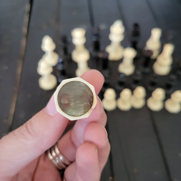 Vintage Chess Pieces Replacement Plastic Black Cream Ivory Tan - Picture 5 of 7